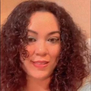 Meet your Posher, Edriana